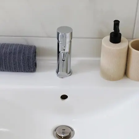 Cozy 1 Min To The