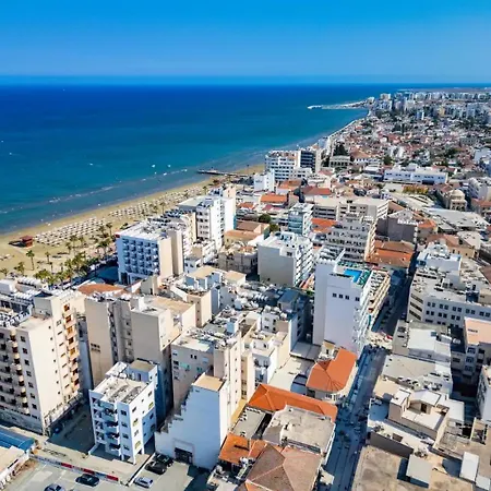 Cozy 1 Min To The * Larnaca